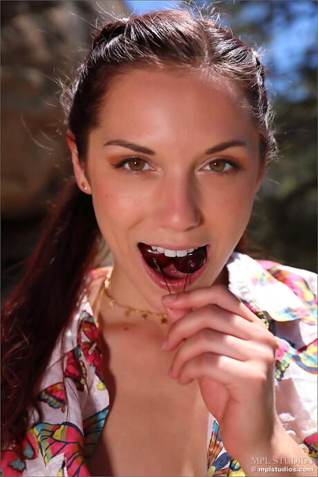 MPL Studios are pleased to offer you xxx photos featuring Elena Generi showing hot form